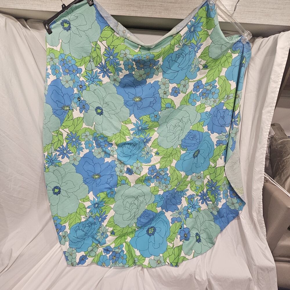 VINTAGE 60’s 70’s Round Blue Green Floral Tablecloth 66” Shabby Retro MCM - Picture 2 of 7